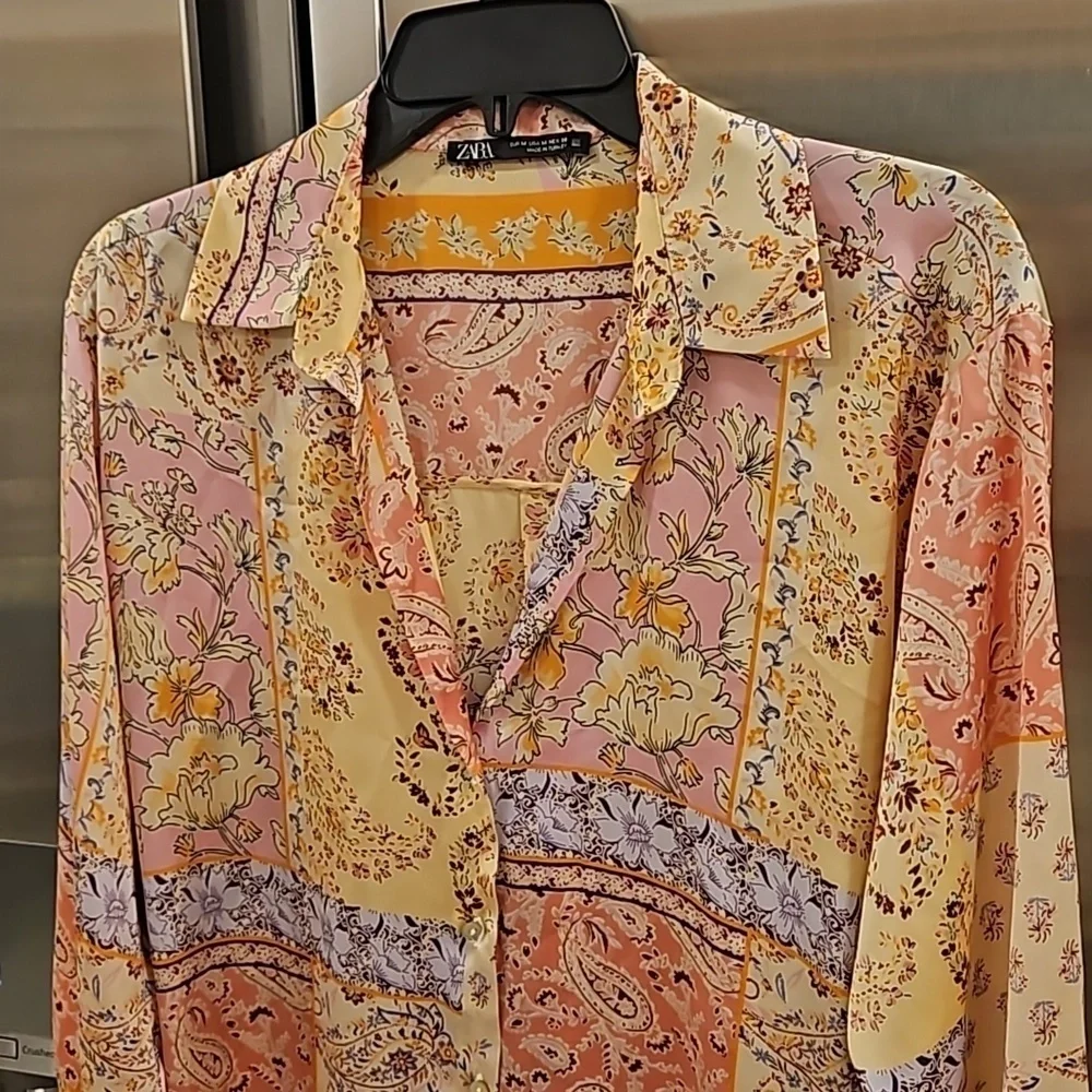 💕ZARA💕 Printed Satin Effect Shirt ~ Pink Multi-Color Paisley Print Medium